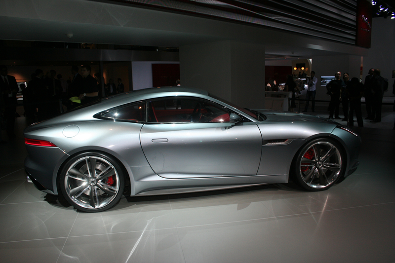 Illustration for article titled Jaguar C-X16 gallery